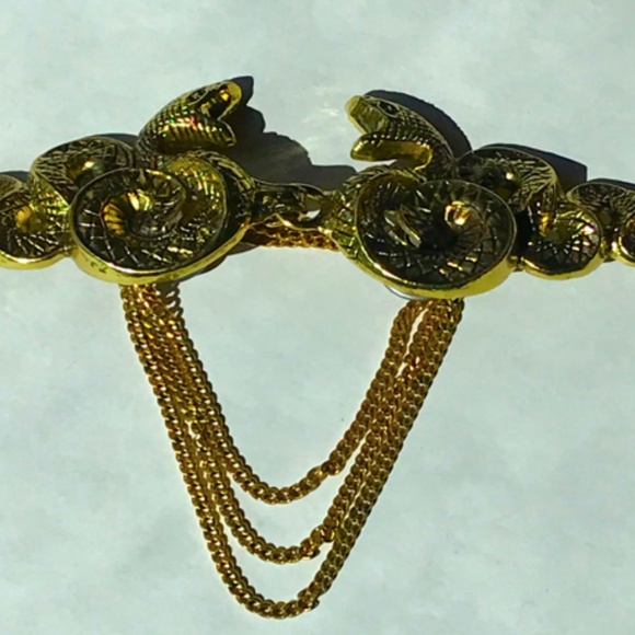 snake cloak clasp in gold with chain - Picture 3 of 3